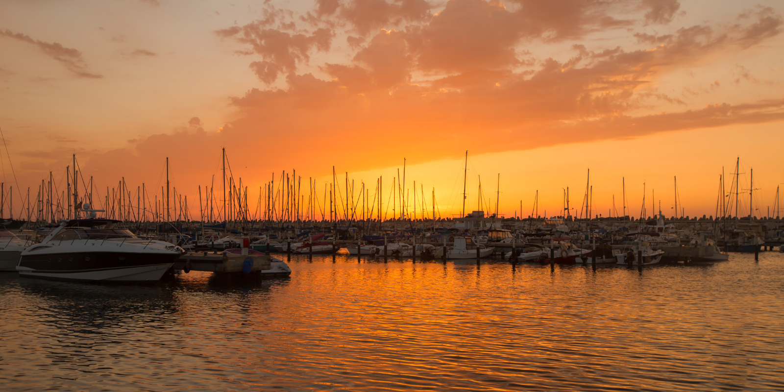Sunset at the marina in Ashkelon (Shutterstock.com)