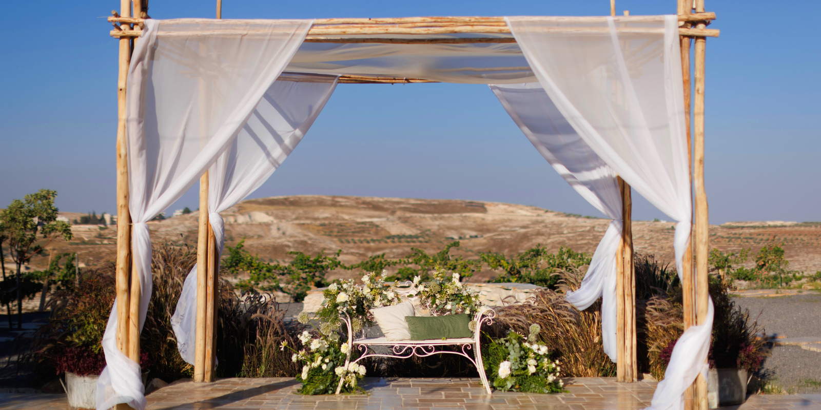 A Jewish wedding canopy in the Israeli desert (Shutterstock.com)