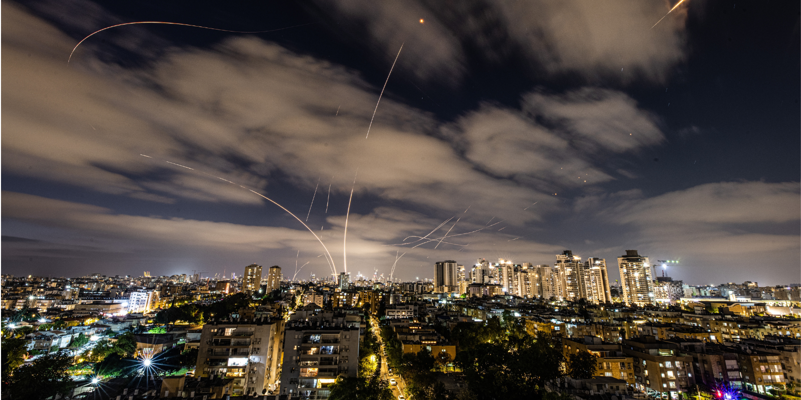 El sistema «Iron Dome» en acción sobre Tel Aviv (Vadim Litovchenko, Shutterstock.com)