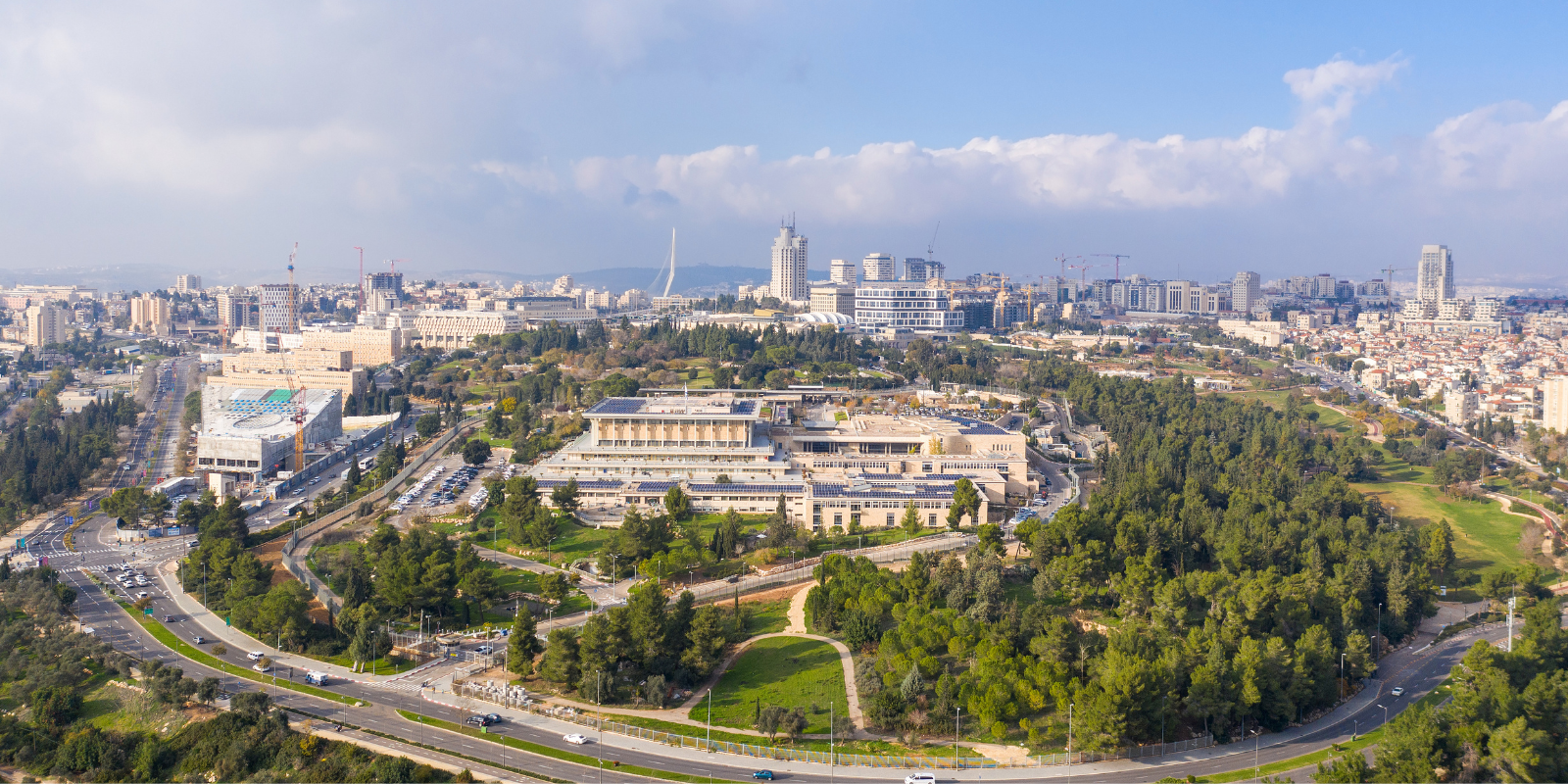 Vista aérea de la Knesset, el Parlamento israelí, situado en Jerusalén (StockStudio Aerials, Shutterstock.com)