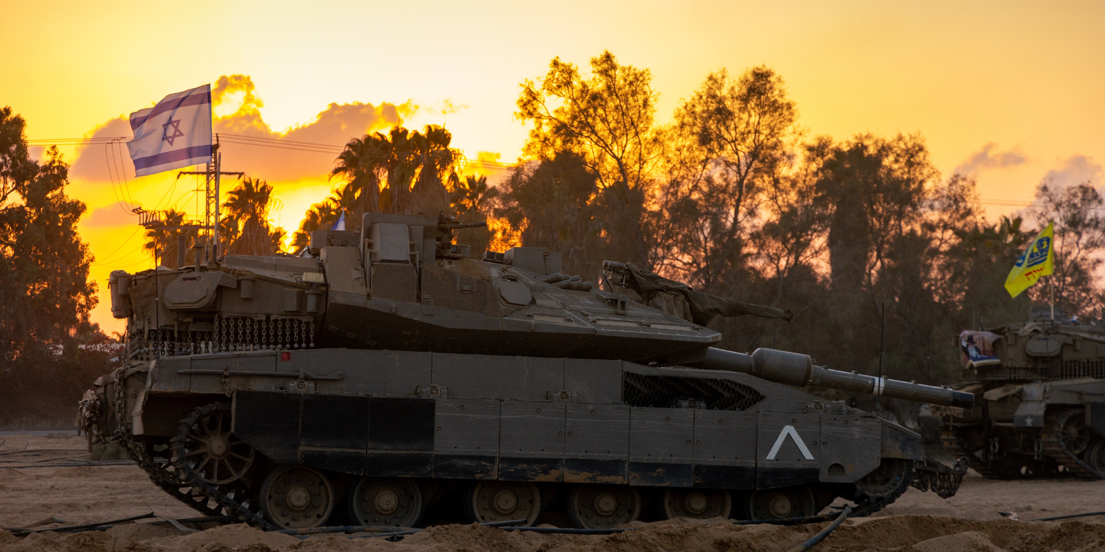 Israeli Tank Fight in Gaza (Adam-Katz, Shutterstock.com)