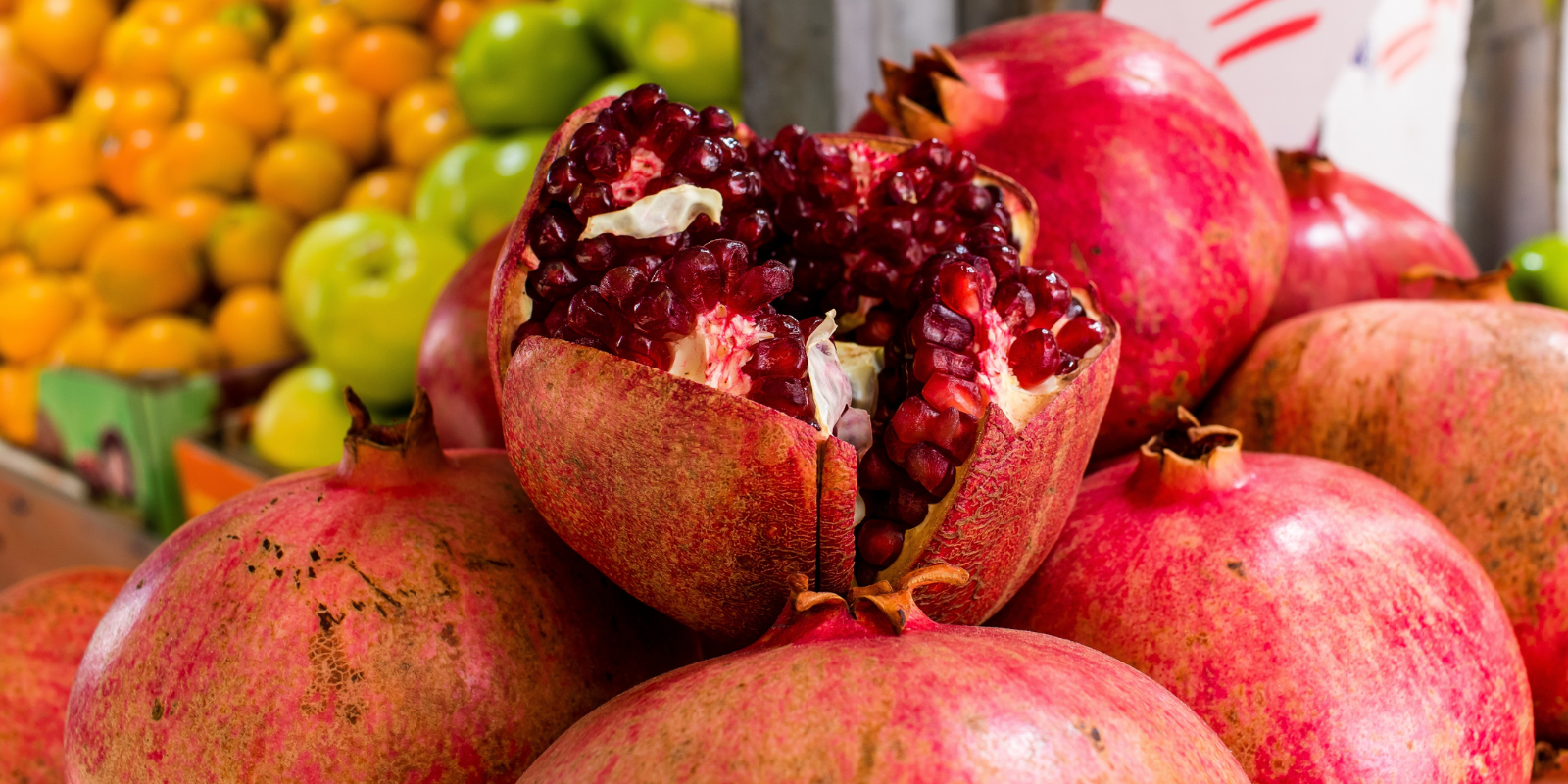 Fruta en el mercado del Carmelo de Tel Aviv, Israel (José HERNÁNDEZ, Cámara 51, Shutterstock.com)